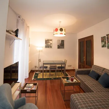 Apartamento en Cimadevilla junto al Puerto Deportivo Apartamento