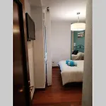 En Cimadevilla Junto Al Puerto Deportivo Gijón