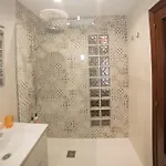 En Cimadevilla Junto Al Puerto Deportivo Apartamento