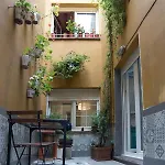 En Cimadevilla Junto Al Puerto Deportivo *