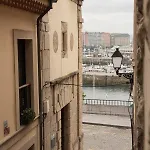 En Cimadevilla Junto Al Puerto Deportivo Apartamento *