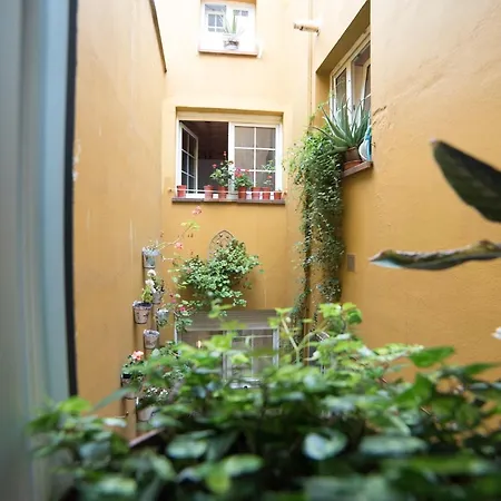 En Cimadevilla Junto Al Puerto Deportivo * 希洪