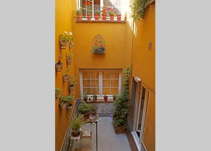 En Cimadevilla Junto Al Puerto Deportivo 希洪