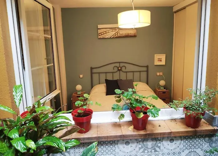 En Cimadevilla Junto Al Puerto Deportivo 希洪