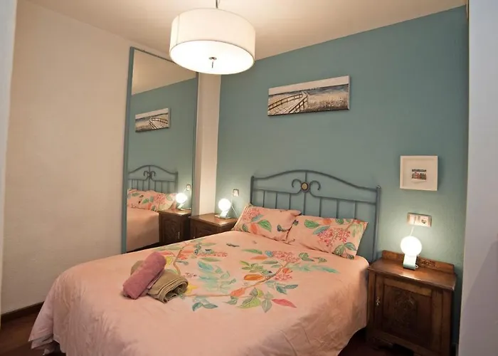 En Cimadevilla Junto Al Puerto Deportivo * 希洪